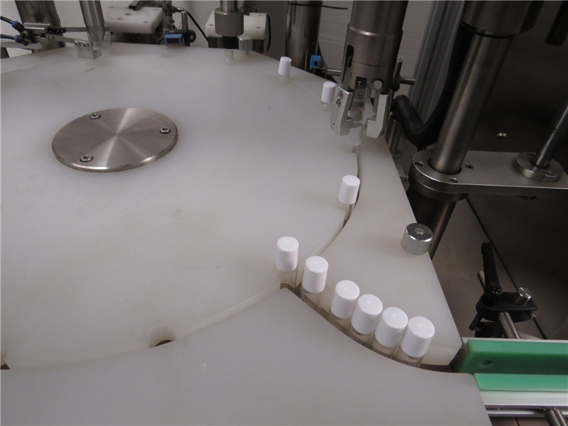 自動オイル充填&コーキング&キャッピングマシン